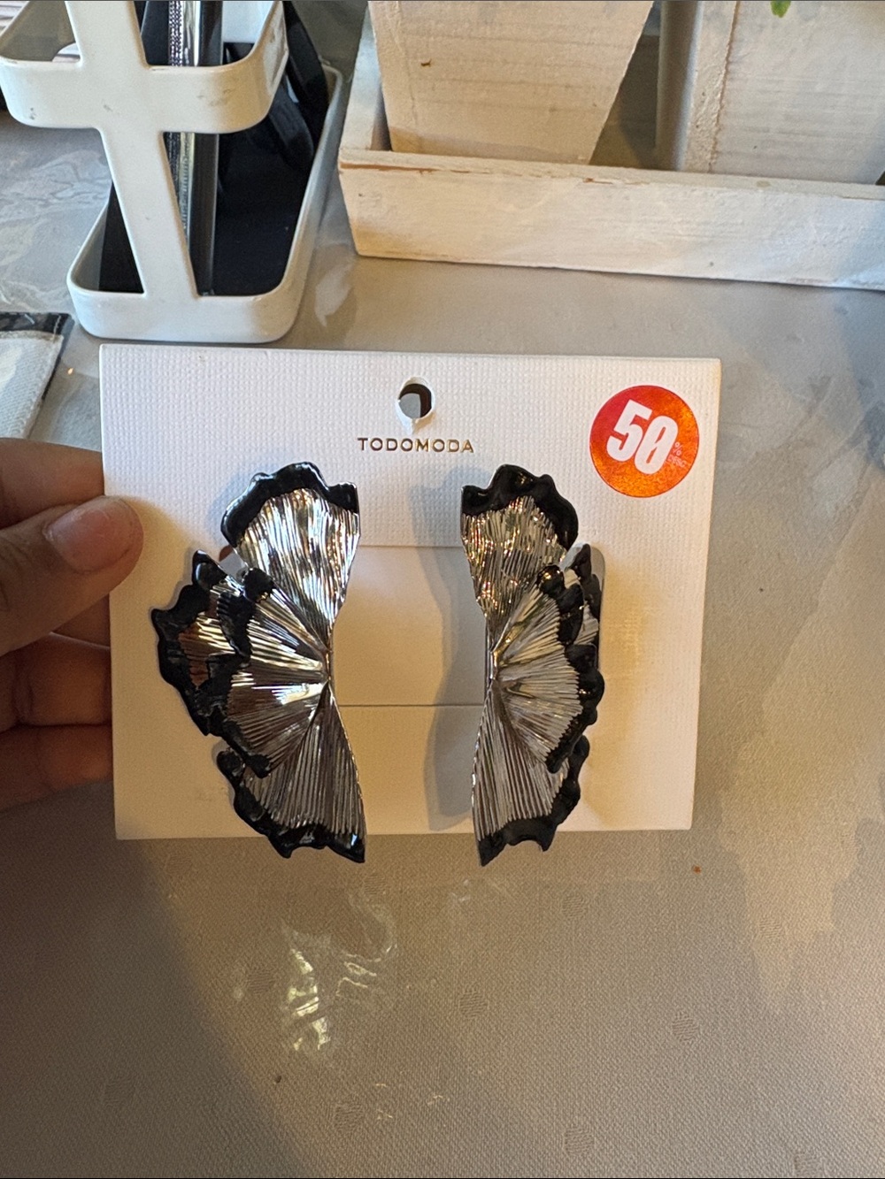 Todomoda Silver and Black Fan Brooch Set